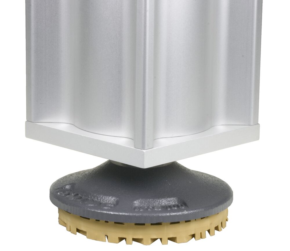 Application Example: Vertical X 95 profiles can be mounted with their front side on the Levelling foot