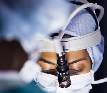 applicphoto_surgery_surgheadlamp.jpg Excelitas lighting solutions for headlamps