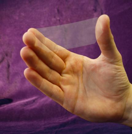 ProductPhoto_DSP_CoverGlass-in-hand.jpg Excelitas offers an unmatched range of thicknesses and geometries in CMX, CMG and CMO glass types